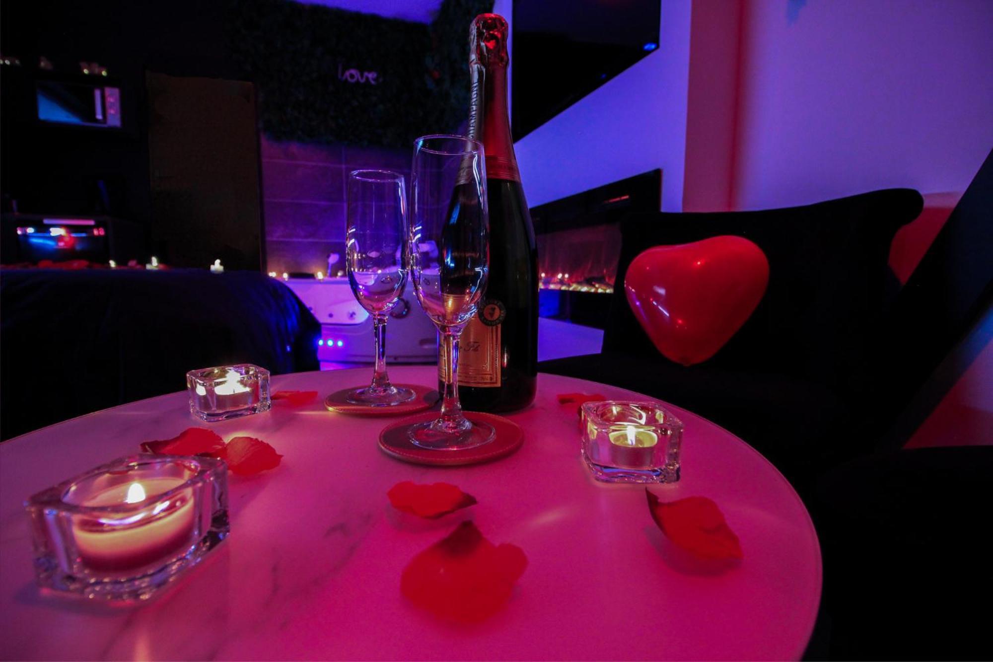 Loveroomxspa Bourg-Saint-Christophe Bagian luar foto