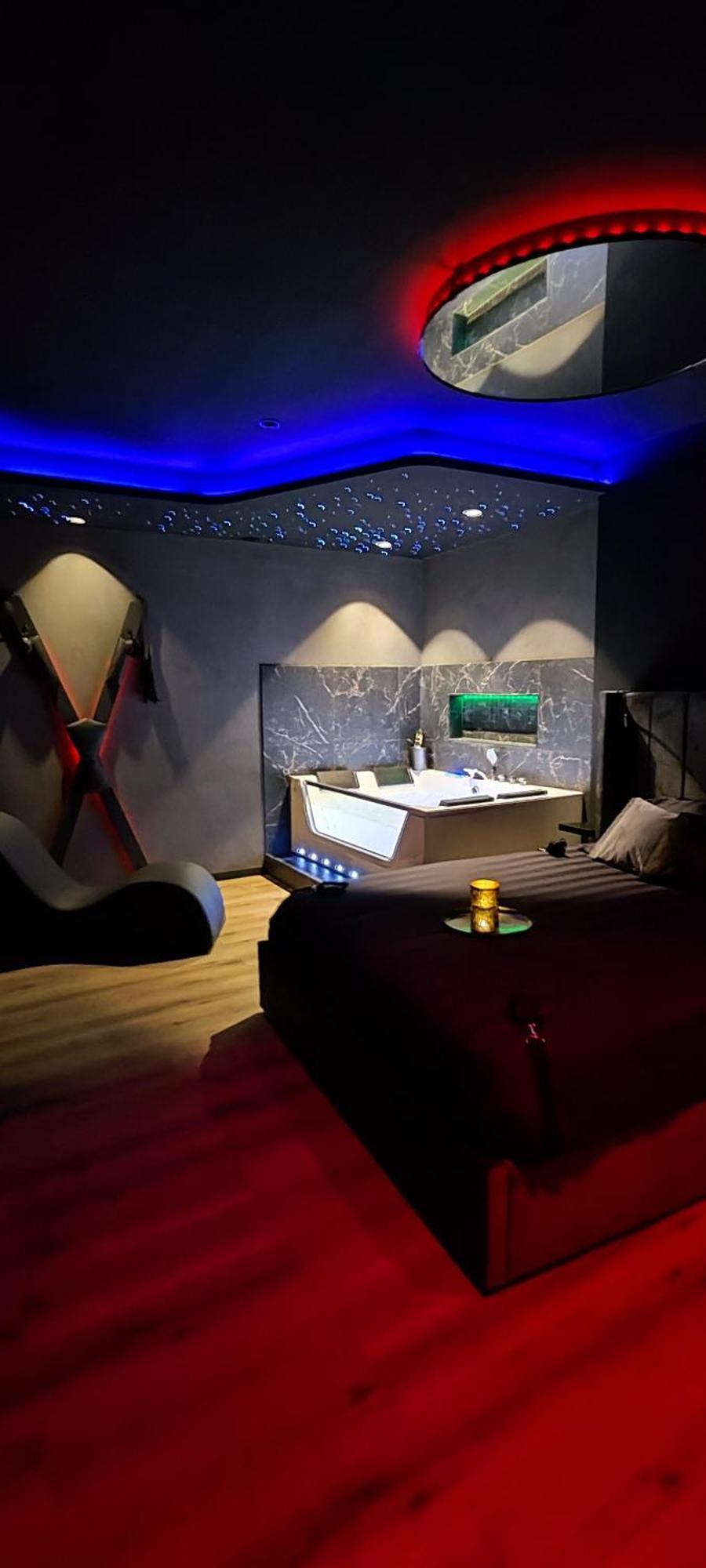 Loveroomxspa Bourg-Saint-Christophe Bagian luar foto