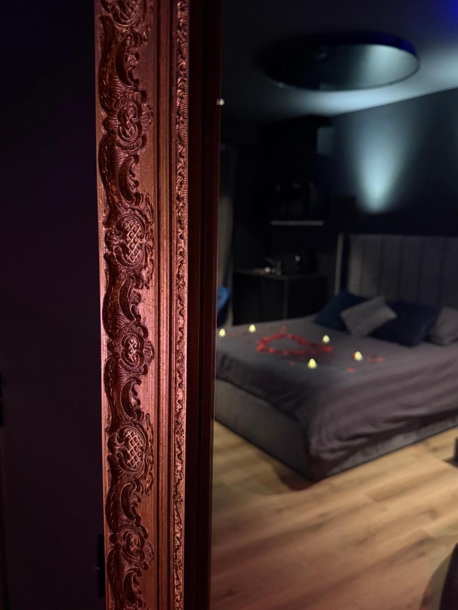 Loveroomxspa Bourg-Saint-Christophe Bagian luar foto